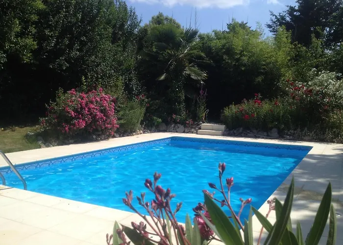 Séjour chez l'habitant Grande Maison Atypique Le Burgaud